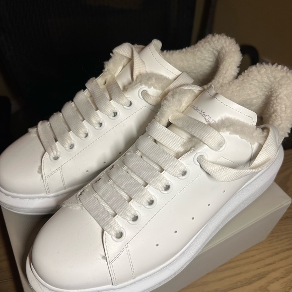 Alexander McQueen Oversized Sneakers Size 8 - Picture 3 of 8